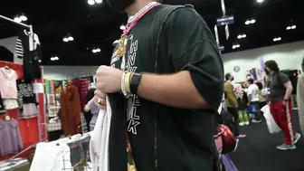 Hasanabi goes to the Anime Expo