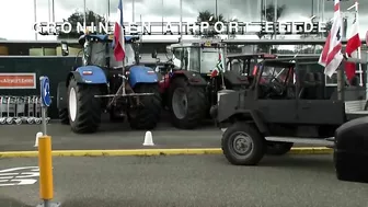 Tientallen boeren bij Groningen Airport Eelde