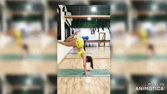 Malaika Arora Hot Yoga Poses | Malaika Arora Yoga Video VIRAL