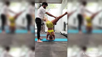 Malaika Arora Hot Yoga Poses | Malaika Arora Yoga Video VIRAL