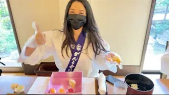 Valkyrae highlights from Scarra's sushi making stream