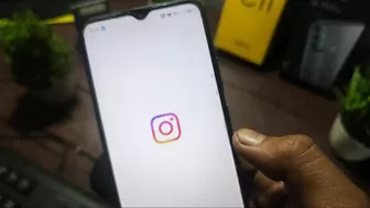 Instagram open nahin ho raha hai | How to fix instagram white screen black problem Solved