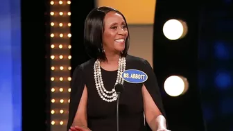 Quinta Brunson sheds tears on Celebrity Family Feud! | Celebrity Family Feud