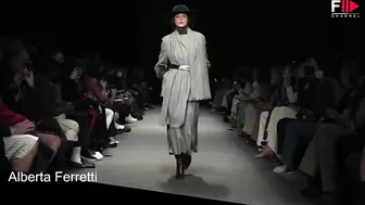 GRACE ELIZABETH Best Model Moments FW 2022 - Fashion Channel