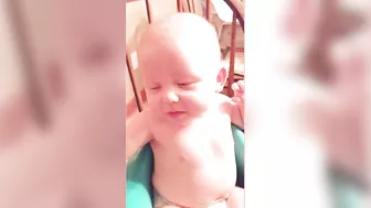 Funny Baby Loves Food - Babies Eating Compilation