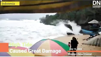 Mini Tsunami hit Indonesia! High Tide hit Bantul Beach and destroying Buildings and Boats