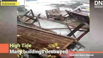 Mini Tsunami hit Indonesia! High Tide hit Bantul Beach and destroying Buildings and Boats