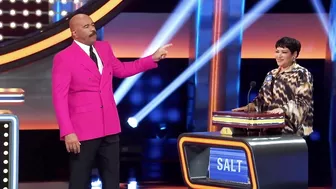 Salt-N-Pepa vs. The Proud Family on Celebrity Family Feud!