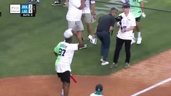 VLADIMIR GUERRERO Y DAVID ORTIZ en el SOFTBALL ???? GAME