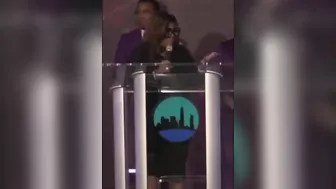 Kim Burrell Shady & Funny In Church