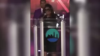 Kim Burrell Shady & Funny In Church