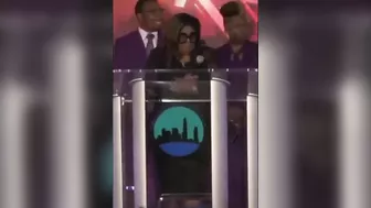 Kim Burrell Shady & Funny In Church