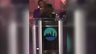 Kim Burrell Shady & Funny In Church