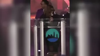 Kim Burrell Shady & Funny In Church