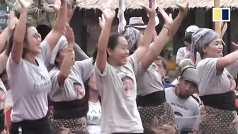 Thousands join laughing yoga session in Bali to stay healthy, positive and promote world peace