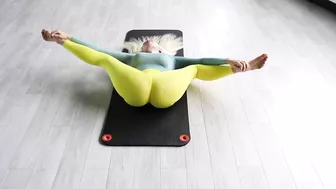 Yoga Flow — Middle Splits Flexibility Stretch