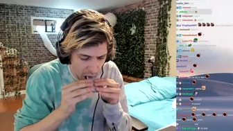 xQc vapes on Stream