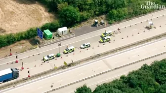 Thousands of lorries queue near Dover amid travel chaos