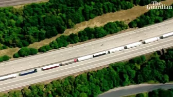 Thousands of lorries queue near Dover amid travel chaos