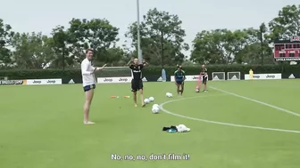 ????Allegri vs McKennie vs Vlahovic in Post Training Crossbar Challenge! | Juventus on the Road