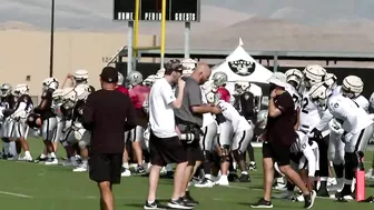 Raiders training camp FIRST DAY WITH PADS Stretching - July 27, 2022