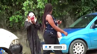 ???????????? THE MOST TERRIBLE OF SCARY MASKS / Funny Scary Prank / Craziest reactions / Comedy