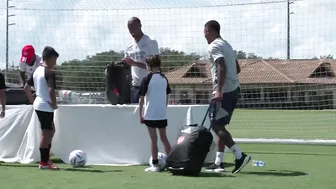 Emirates Speed Packing Challenge | Gabriel Jesus, Gabriel Magalhães, Gabriel Martinelli, Nico Pepe