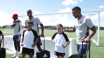 Emirates Speed Packing Challenge | Gabriel Jesus, Gabriel Magalhães, Gabriel Martinelli, Nico Pepe