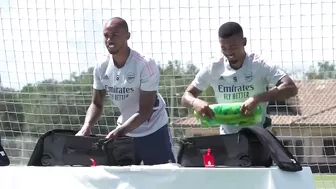 Emirates Speed Packing Challenge | Gabriel Jesus, Gabriel Magalhães, Gabriel Martinelli, Nico Pepe