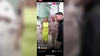 Ekin Su and Davide greeting fans at the airport on Instagram live after love island