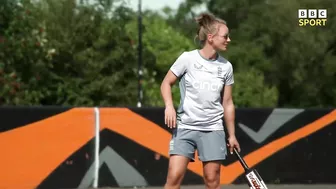 Can these England Women stars play street cricket? | Commonwealth Games | BBC Sport