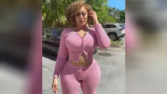 Curvy Model - Kristiana King - Beautiful Outfits | Plus Size Model