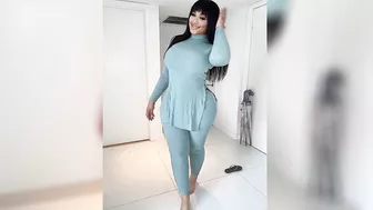 Curvy Model - Kristiana King - Beautiful Outfits | Plus Size Model