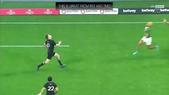 Kurt-Lee Arendse HORRIFIC Aerial Challenge On Beauden Barrett | South Africa vs All Blacks 2022