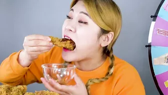 Spicy Fried Chicken Mukbang and Sauce Challenge by HIU 하이유