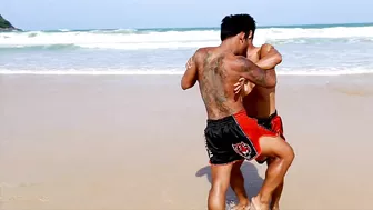 Muay Thai Beach Sparring