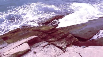 ON THE BEACH - VIEW FROM THE ROCKS - Cloudy Beach Ambience