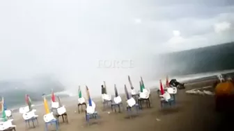 Horror in Mexico!! Crazy tornado devastated the beach in Veracruz!