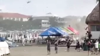 Horror in Mexico!! Crazy tornado devastated the beach in Veracruz!