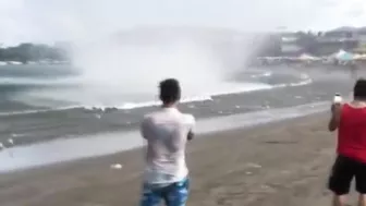 Horror in Mexico!! Crazy tornado devastated the beach in Veracruz!