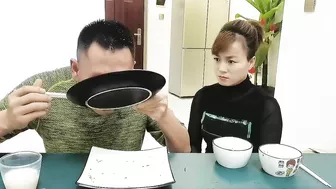 吃独食，谁家还有同款男人#eating show#eating challenge#husband and wife eating food#eating#mukbang #asmr eating