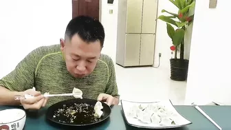 吃独食，谁家还有同款男人#eating show#eating challenge#husband and wife eating food#eating#mukbang #asmr eating