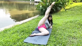 Spiritual Yoga and Stretching Art | Gymnastic Exercises in Oriental Park