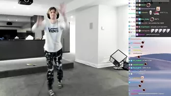 xQc tries this GOOFY AHH TikTok Dance