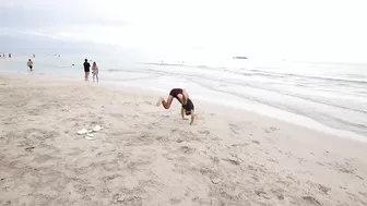 Girls At The Beach Rate My Flips 1-10! | Soloflow