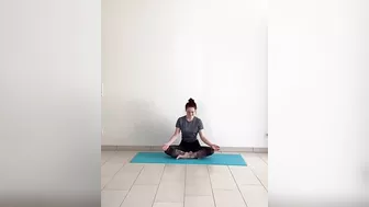 Yoga for beginners /daily do this yoga exercise