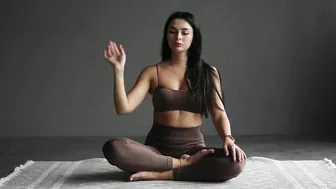 Solo Stretching and Yoga. STRETCHING TUTORIAL