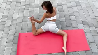 Contortion Yoga / Stretching Exercises with Tanya