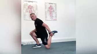 Hip flexors and glutes stretches