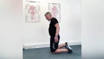 Hip flexors and glutes stretches